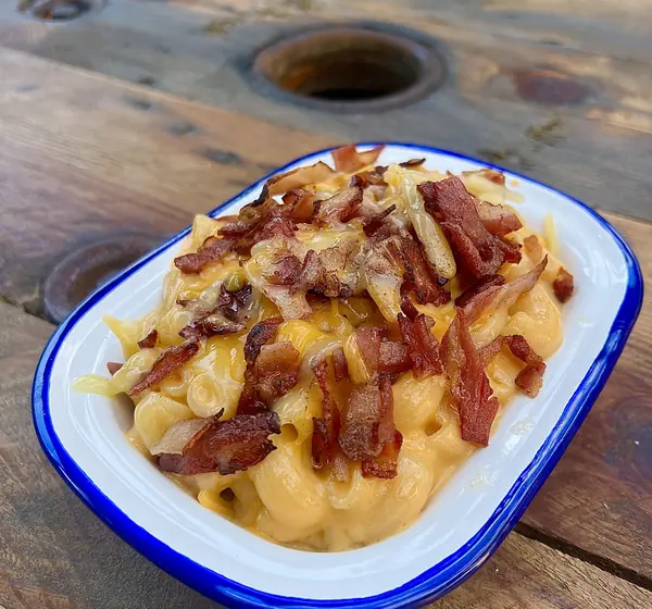 Bacon mac and cheese